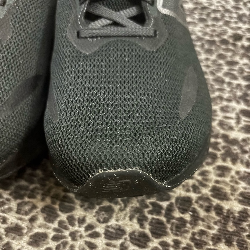 New Balance Black Athletic Running Shoes - Women’s 8.5 - Picture 13 of 15